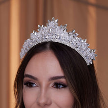Load image into Gallery viewer, Sparkling Crystal Wedding Tiara