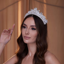 Load image into Gallery viewer, Sparkling Crystal Wedding Tiara