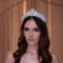 Load image into Gallery viewer, Sparkling Crystal Wedding Tiara
