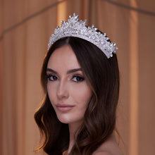 Load image into Gallery viewer, Sparkling Crystal Wedding Tiara