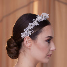 Load image into Gallery viewer, Elegant Bridal Hairband with Pearl