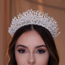 Load image into Gallery viewer, Elegant Hair Accessory