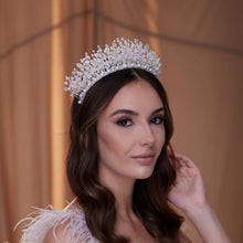 Load image into Gallery viewer, Elegant Hair Accessory