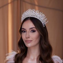Load image into Gallery viewer, Elegant Hair Accessory