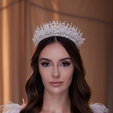 Load image into Gallery viewer, Crystal Rhinestone Bridal Tiara
