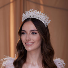 Load image into Gallery viewer, Crystal Rhinestone Bridal Tiara