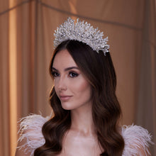 Load image into Gallery viewer, Crystal Rhinestone  Tiara