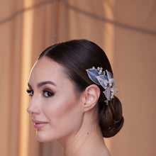 Load image into Gallery viewer, Elegant Resin Leaf and Crystal Beaded Headpiece