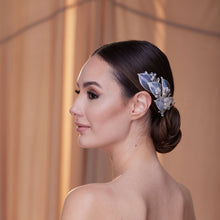 Load image into Gallery viewer, Elegant Resin Leaf and Crystal Beaded Headpiece