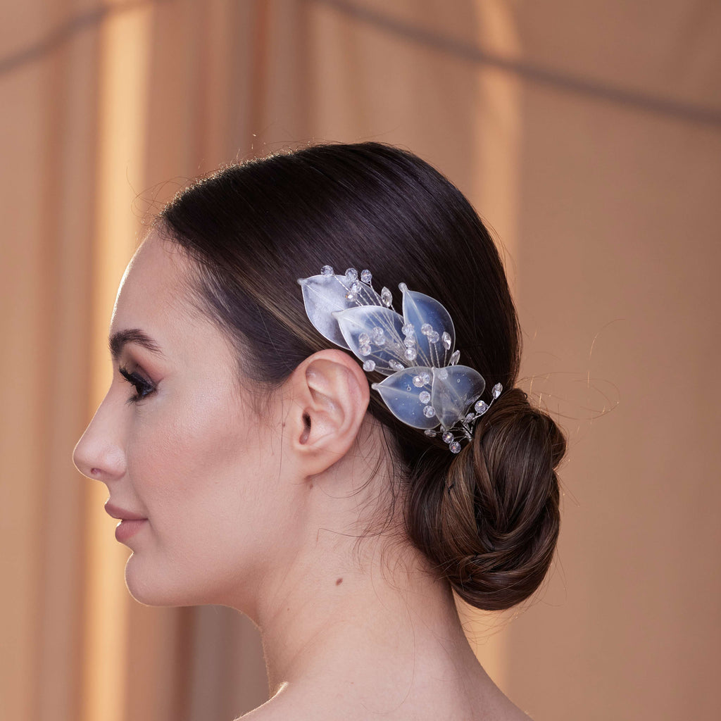 Elegant Resin Leaf and Crystal Beaded Headpiece