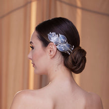 Load image into Gallery viewer, Elegant Resin Leaf and Crystal Beaded Headpiece