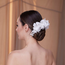 Load image into Gallery viewer, Elegant Hair Vine with Felt Flowers