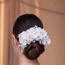 Load image into Gallery viewer, Elegant Hair Vine with Felt Flowers
