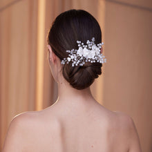 Load image into Gallery viewer, Elegant Hair Vine with Resin Flowers