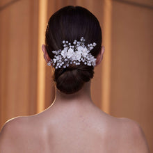 Load image into Gallery viewer, Elegant Hair Vine with Resin Flowers