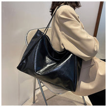 Load image into Gallery viewer, Women's Vintage Tote Bag - Large Capacity PU Leather Shoulder Handbag for Daily Use