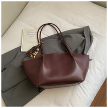 Load image into Gallery viewer, Retro Casual Large-Capacity Shoulder Bag