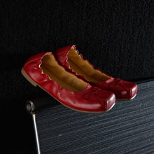 Load image into Gallery viewer, Full Grain Leather Ballet Flats