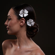 Load image into Gallery viewer, 2-Piece White Flower Hair Comb Set