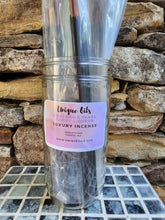 Load image into Gallery viewer, Unique Oils Luxury Incense - Crocodile Tears Candy Liqueur (pack of 10)