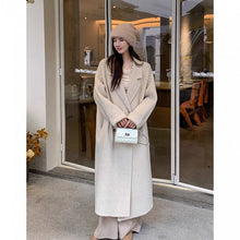 Load image into Gallery viewer, Womens Stylish Mid-length Slimming Wool Coat