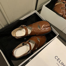 Load image into Gallery viewer, Split-Toe Hollow-Out Flat Leather Shoes
