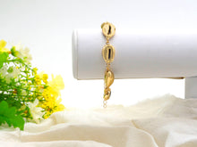 Load image into Gallery viewer, Gold Cowrie Shell bracelet, V40