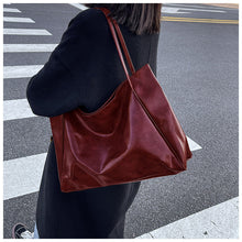 Load image into Gallery viewer, Women's Vintage Tote Bag - Large Capacity PU Leather Shoulder Handbag for Daily Use