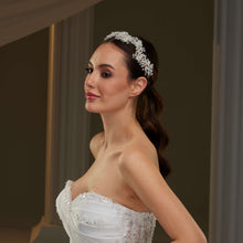 Load image into Gallery viewer, Crystal Beads and Pearl Bridal Hairvine