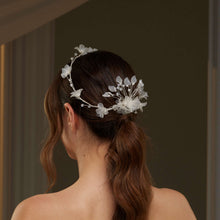 Load image into Gallery viewer, Elegant Crystal Beaded Floral  Hair Comb