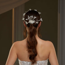 Load image into Gallery viewer, Elegant Crystal Beaded Floral  Hair Comb