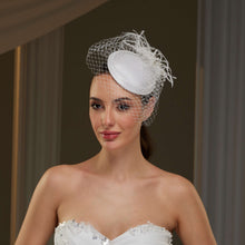 Load image into Gallery viewer, Bridal Fascinator with Blusher Veil and Feathers