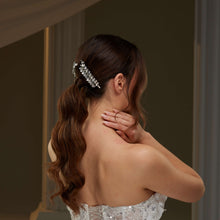 Load image into Gallery viewer, Elegant Rhinestone Hair Comb