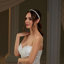 Load image into Gallery viewer, Pearl and  Crystal Halo Band