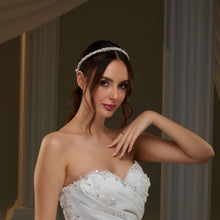 Load image into Gallery viewer, Pearl and  Crystal Halo Band