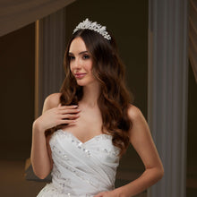 Load image into Gallery viewer, Crystal Bridal Tiara