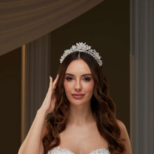 Load image into Gallery viewer, Crystal &amp; Pearl Wedding Tiara
