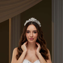 Load image into Gallery viewer, Crystal &amp; Pearl Wedding Tiara