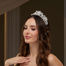 Load image into Gallery viewer, Crystal &amp; Pearl Wedding Tiara