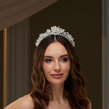 Load image into Gallery viewer, Crystal &amp; Pearl Wedding Tiara