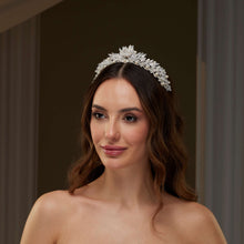 Load image into Gallery viewer, Crystal and Pearl Wedding Tiara