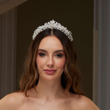Load image into Gallery viewer, Crystal Wedding Tiara