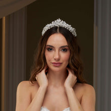 Load image into Gallery viewer, Crystal Wedding Tiara