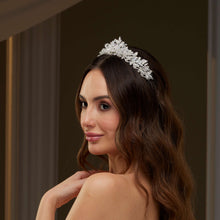 Load image into Gallery viewer, Crystal Wedding Tiara