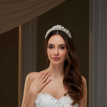 Load image into Gallery viewer, Elegant Crystal &amp; Pearl Tiara