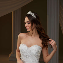 Load image into Gallery viewer, Elegant Crystal &amp; Pearl Tiara