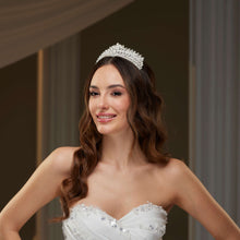 Load image into Gallery viewer, Crystal &amp; Rhinestone Shiny Tiara