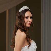 Load image into Gallery viewer, Crystal &amp; Rhinestone Shiny Tiara