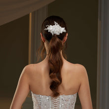Load image into Gallery viewer, Rhinestone and Pearl Hair Comb