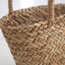 Load image into Gallery viewer, Women's Handwoven Mitsuba Grass Tote Bag – Natural Straw Weave Shell Handbag